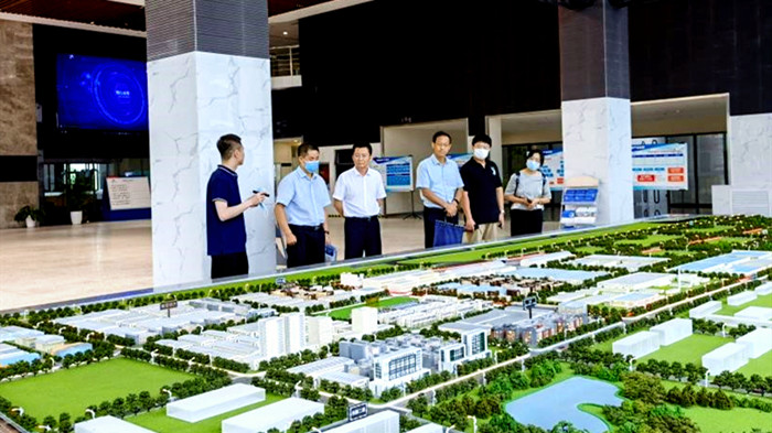 �й�����ʡί��Уݰ�������׻𾺼���ҵ԰�ι۵���